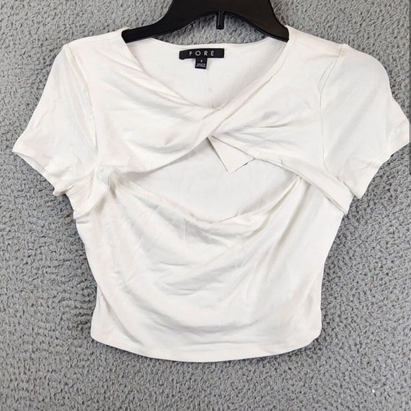 FORE cut-out twist crop top - Picture 2 of 3